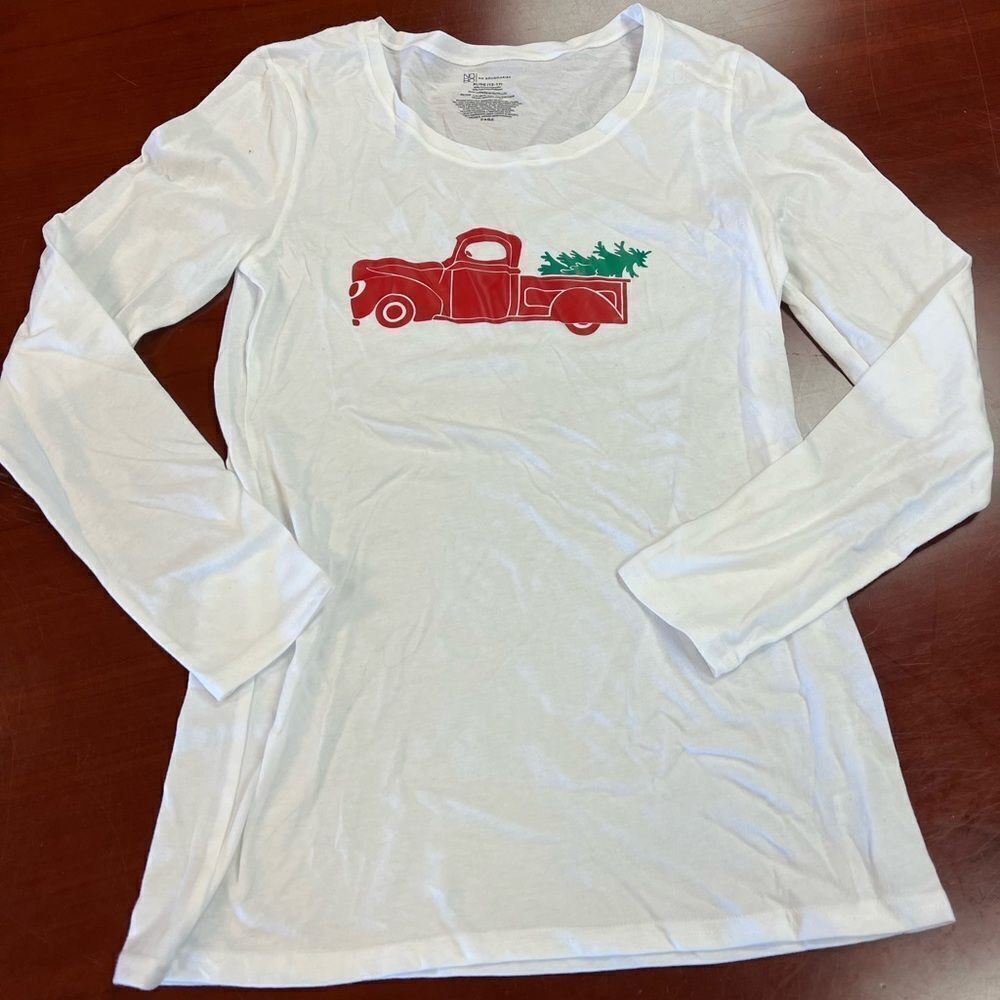 No Boundaries White Red Christmas Truck Long Sleeve T-Shirt sz XL NWOT